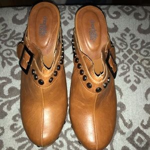 Women’s clog
